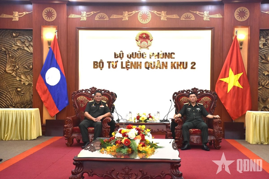 Lao People’s Army Newspaper exchanges professional expertise with MR2 Newspaper